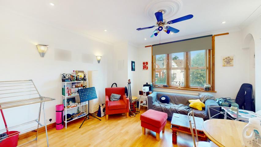 Modern and Central Apartment Grosvenor Gardens, Willesden Green